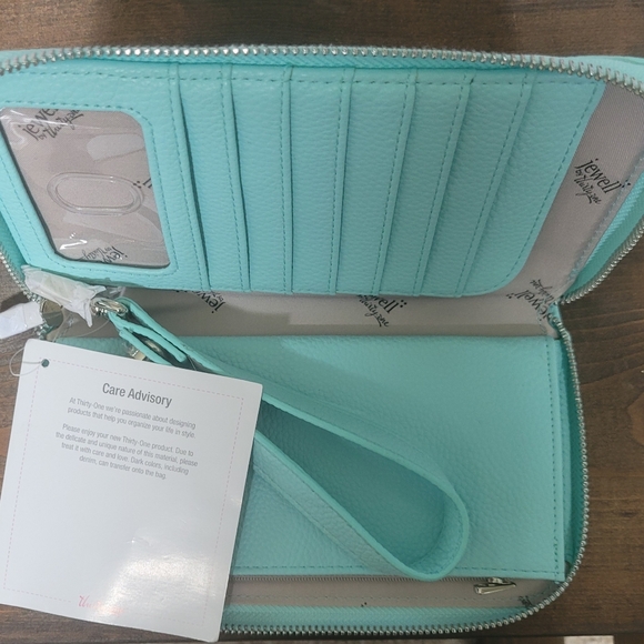 Thirty One All About The Benjamin's wallet & strap - Picture 2 of 2